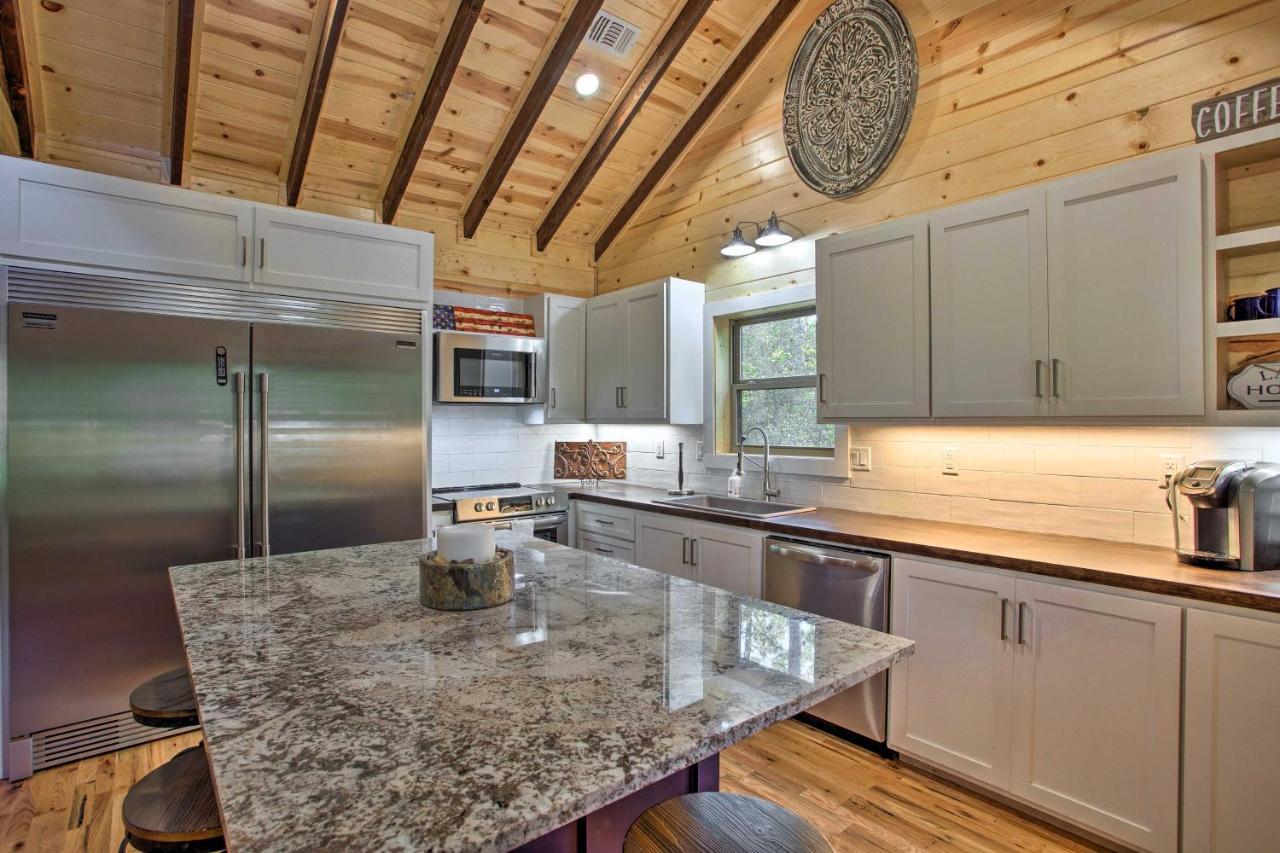Luxe Broken Bow Cabin Game Room, Fire Pit And Deck! Buitenkant foto