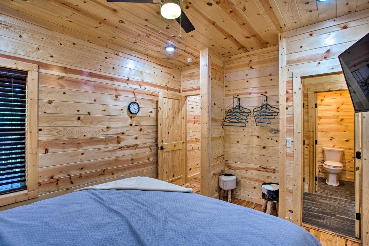 Luxe Broken Bow Cabin Game Room, Fire Pit And Deck! Buitenkant foto