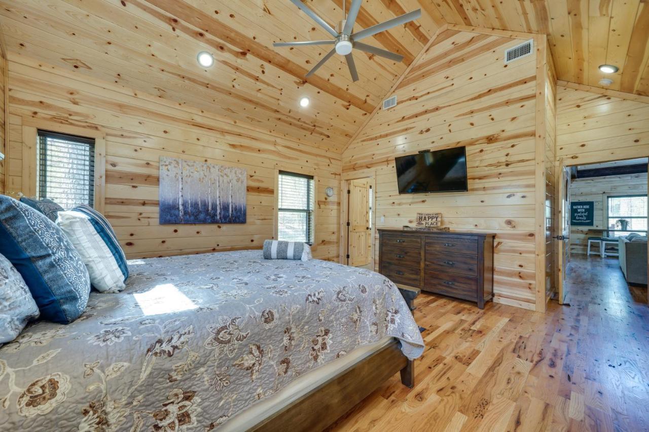 Luxe Broken Bow Cabin Game Room, Fire Pit And Deck! Buitenkant foto
